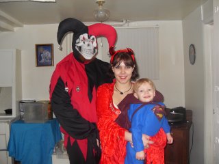 Aelysia/nyssa with her family on halloween
